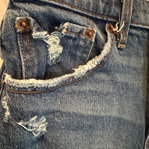 Abercrombie & Fitch Size 4 Curve Love High Rise Mom Shorts Button Front Raw Hem - Picture 3 of 6